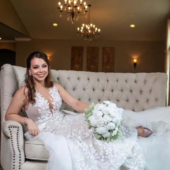 Meet your Posh Ambassador, Alyssa! - Picture 1 of 1